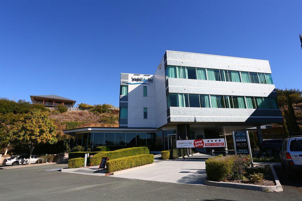 Springfield Lakes Boutique Hotel Exterior photo